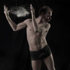 Nicola Bertelli – danza contemporanea